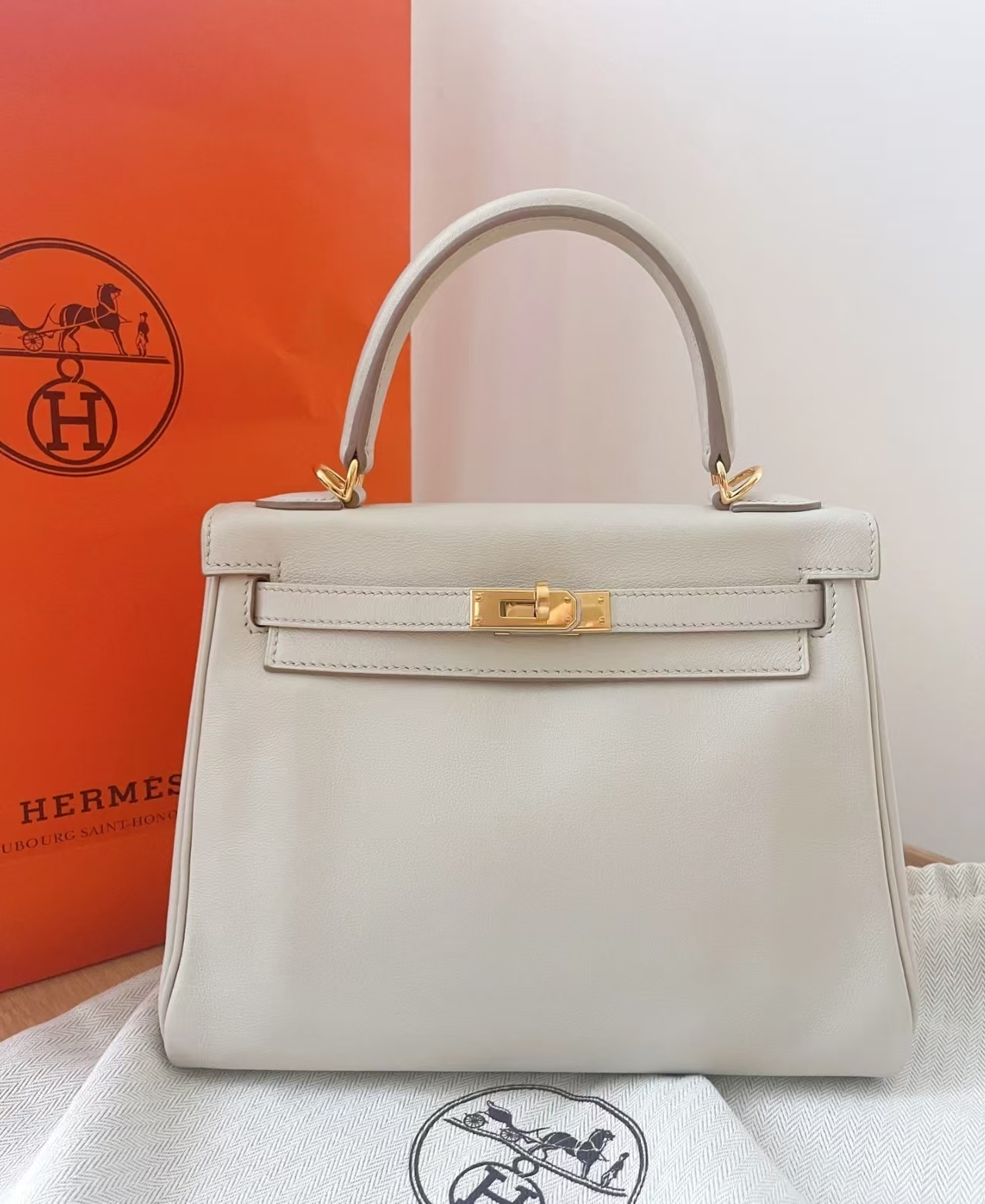 99新 Hermes/爱马仕 专场/kelly 25 白金手提包 Y刻