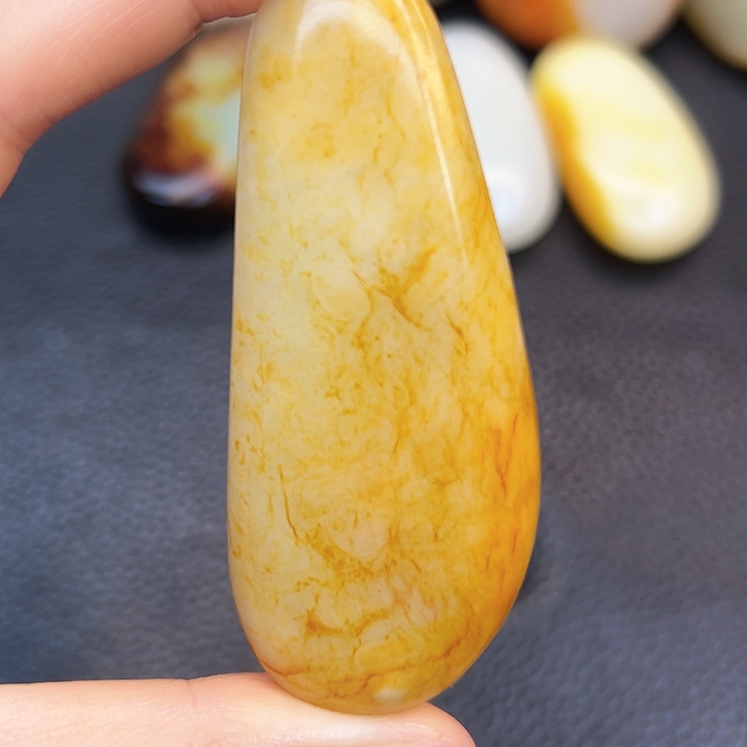 和田玉未镶嵌珠宝奇石