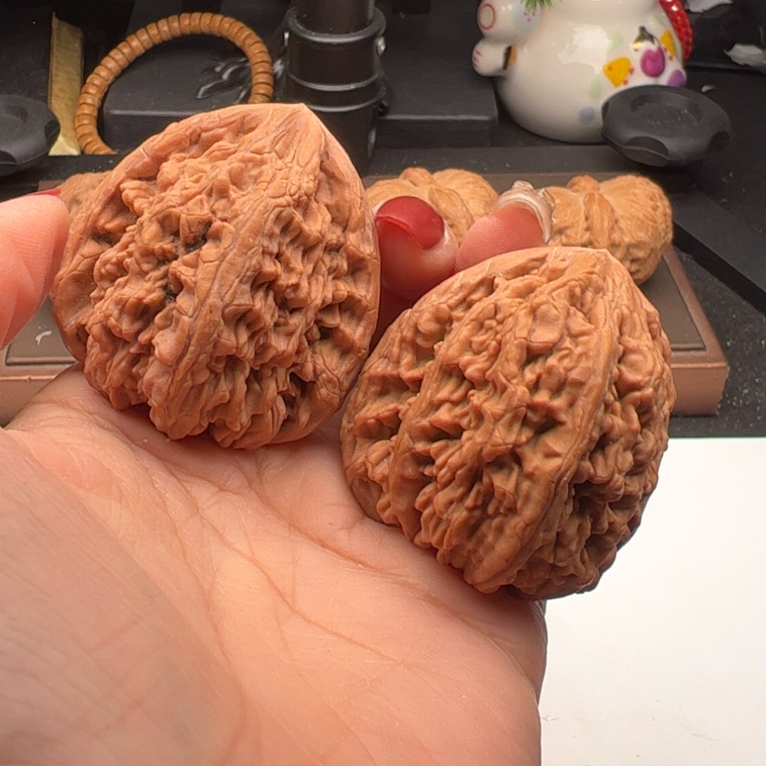 文玩核桃吊坠滢虎头王44