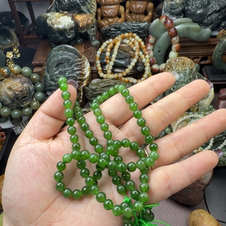 和田玉（碧玉）未镶嵌珠宝奇石