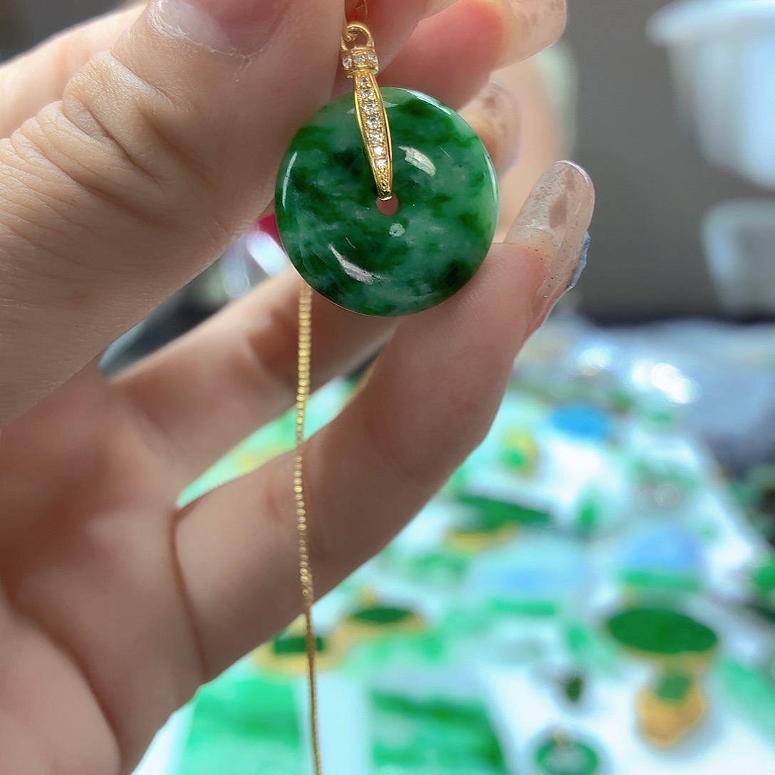 颈饰未镶嵌翡翠翡翠