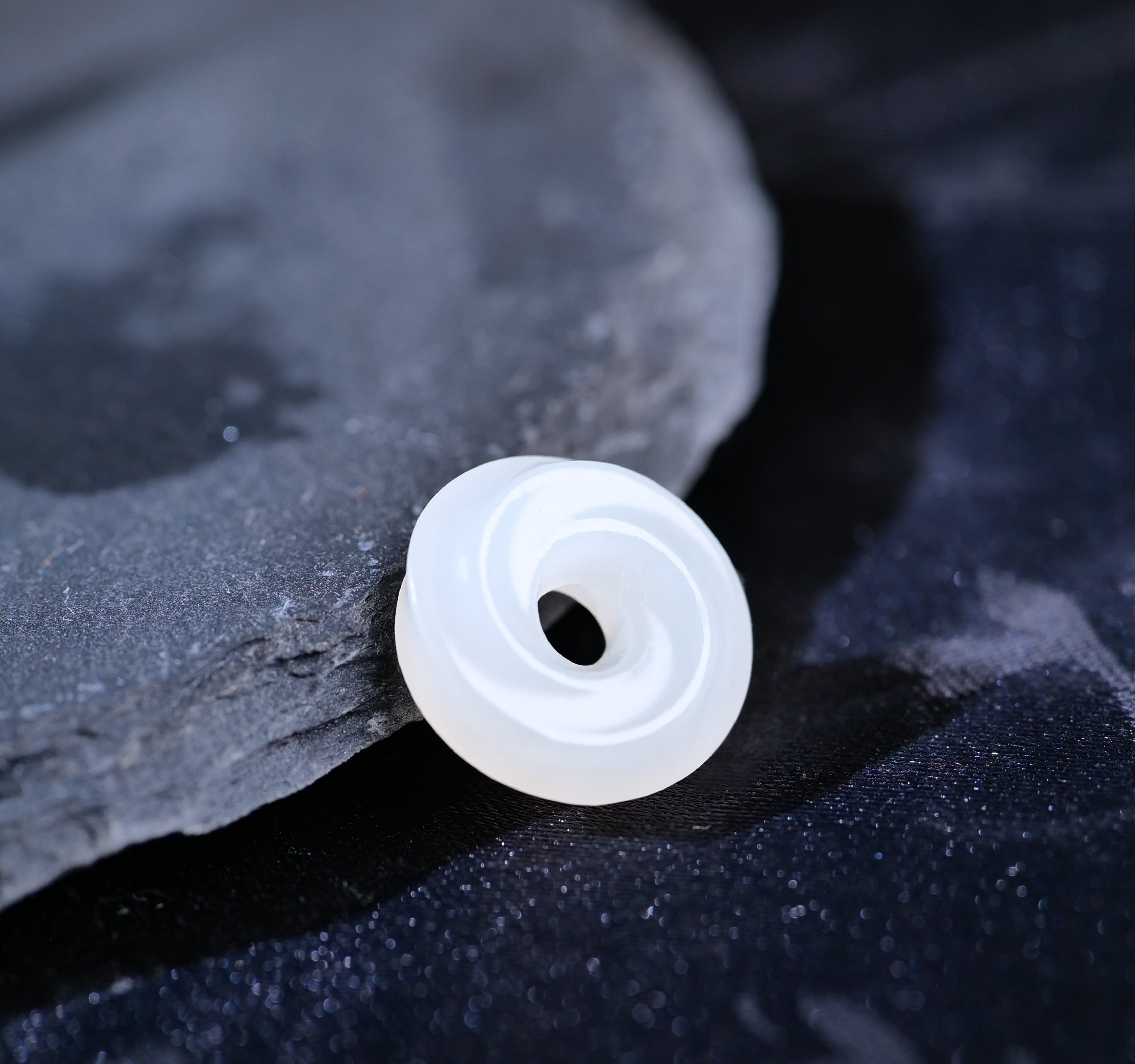 【小雨来了】和田玉白玉甜甜圈吊坠 多样性发一件