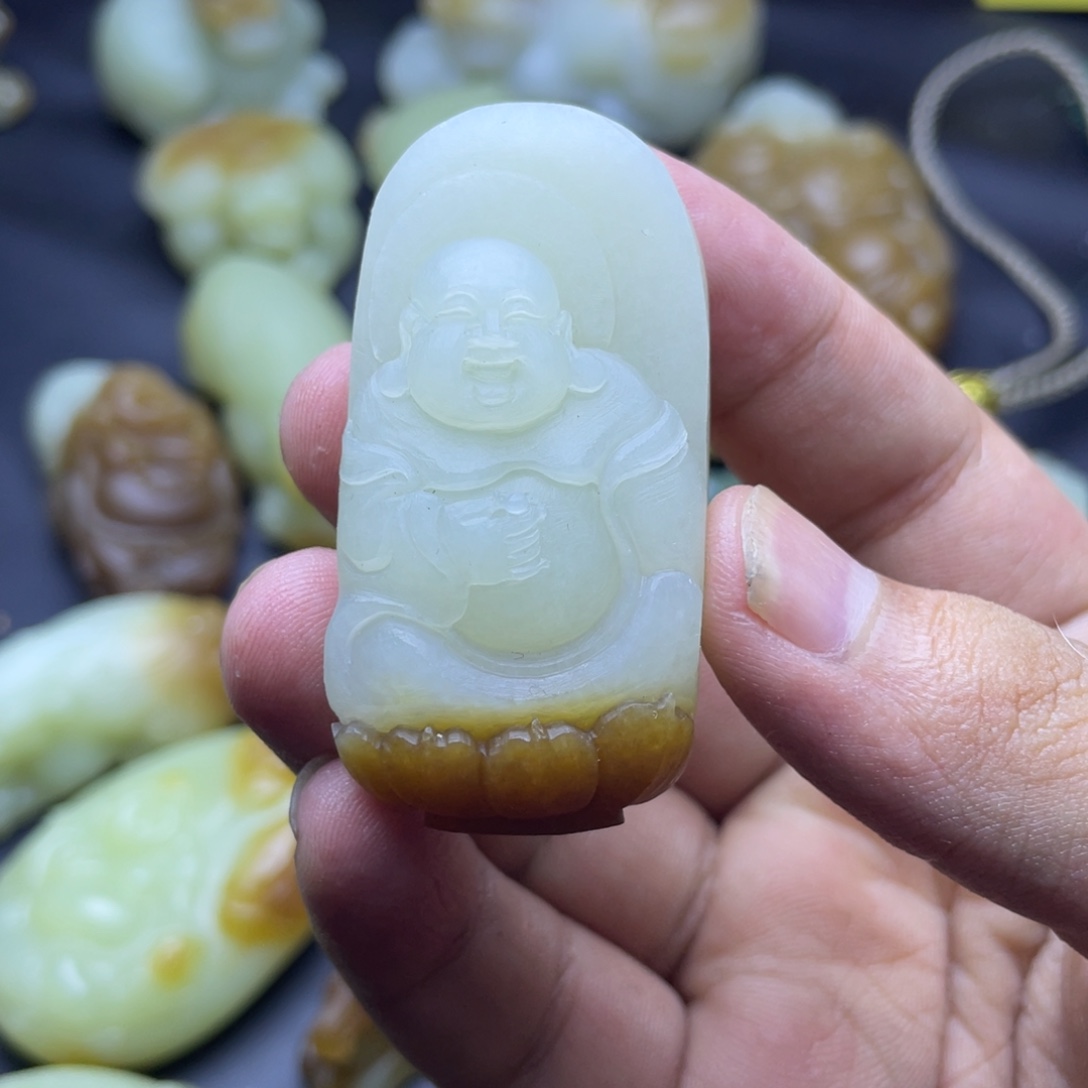 和田玉（糖玉）未镶嵌颈饰