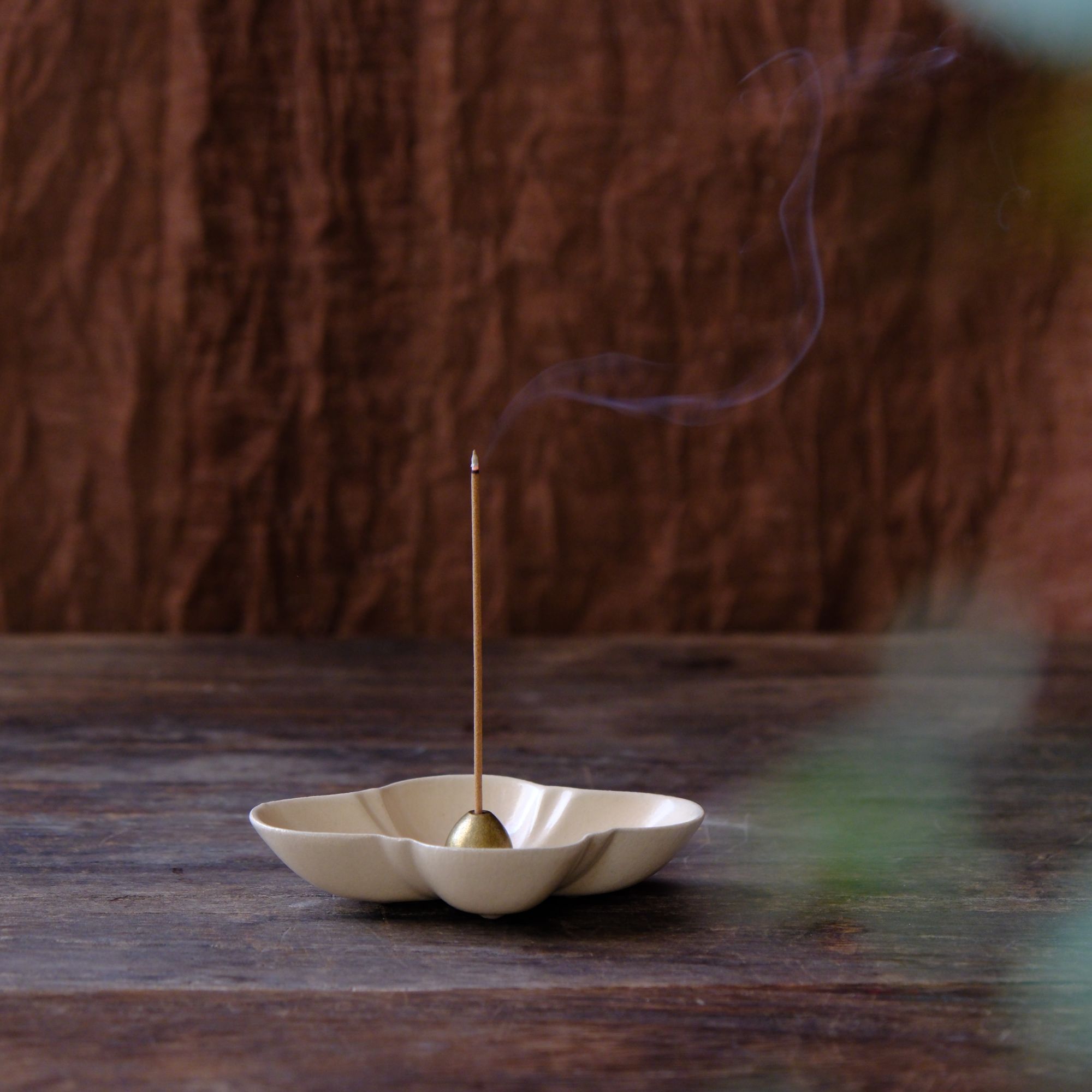 小喜宅 喜花神小花碟+铜香插（水滴）