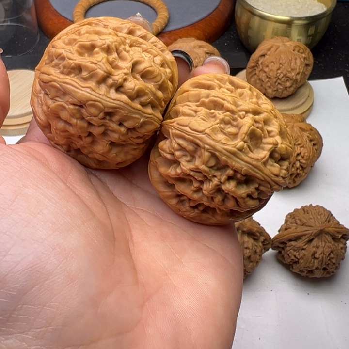 文玩核桃把件静红锦鲤44