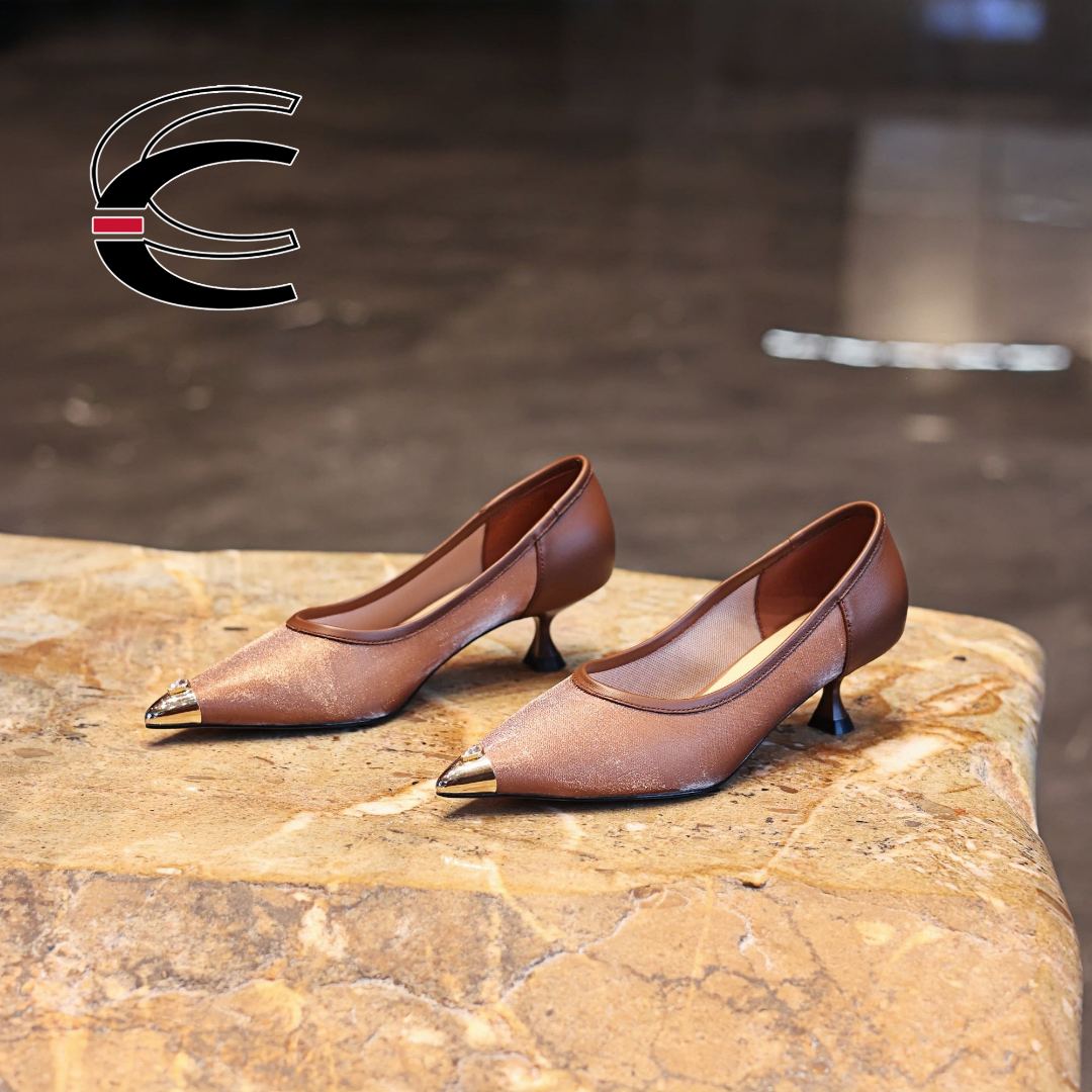 CC女鞋2025新款春夏季细跟尖头网纱透气女士单鞋时尚性感气质鞋子
