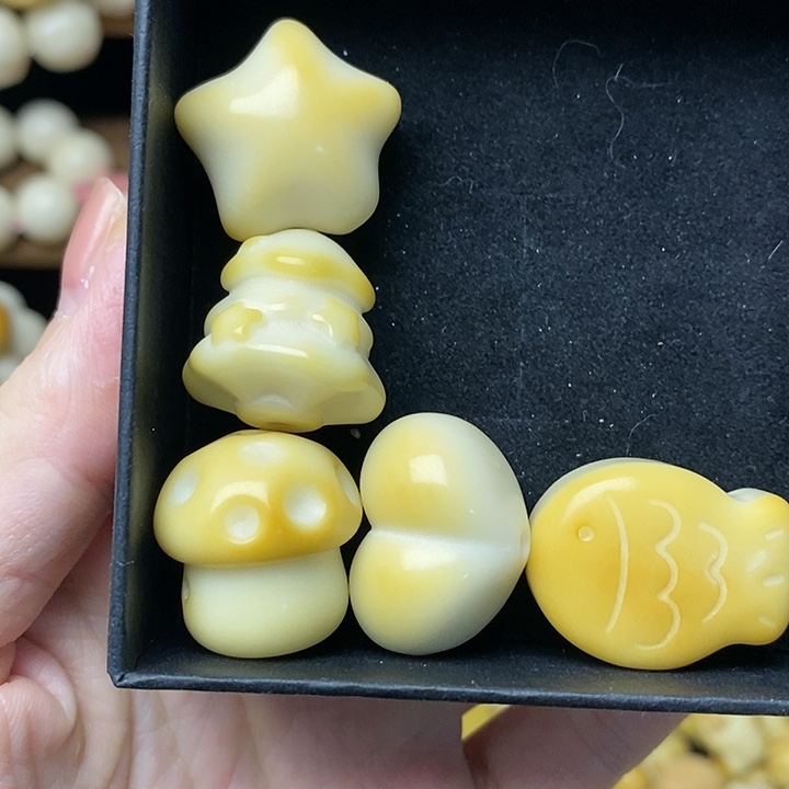 熊***子菩提根/象牙果吊坠