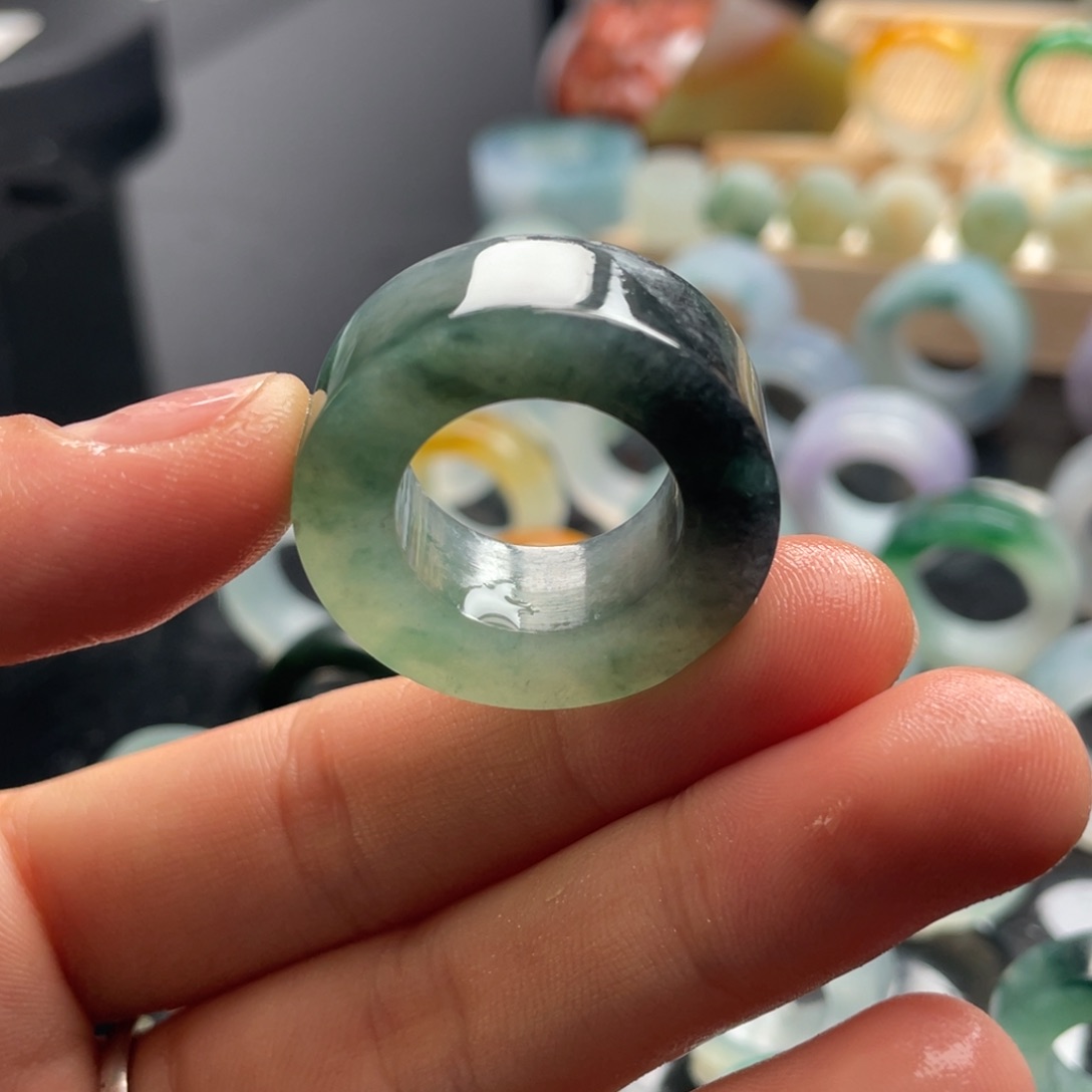 定制翡翠未镶嵌浪***乐戒指