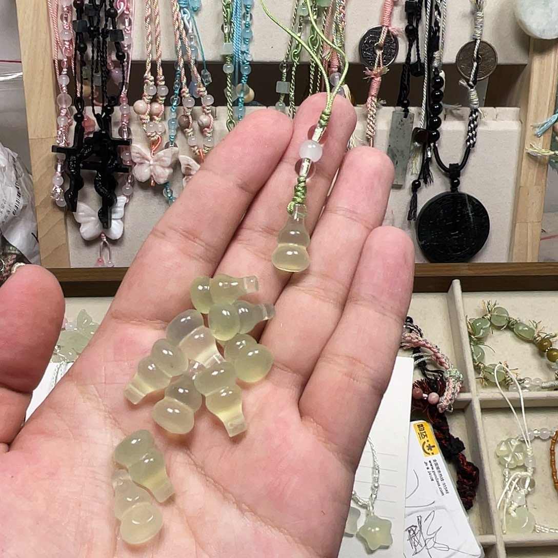 蛇纹石玉合金颈饰