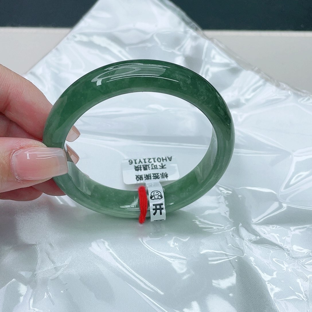 翡翠手镯未镶嵌正55.5