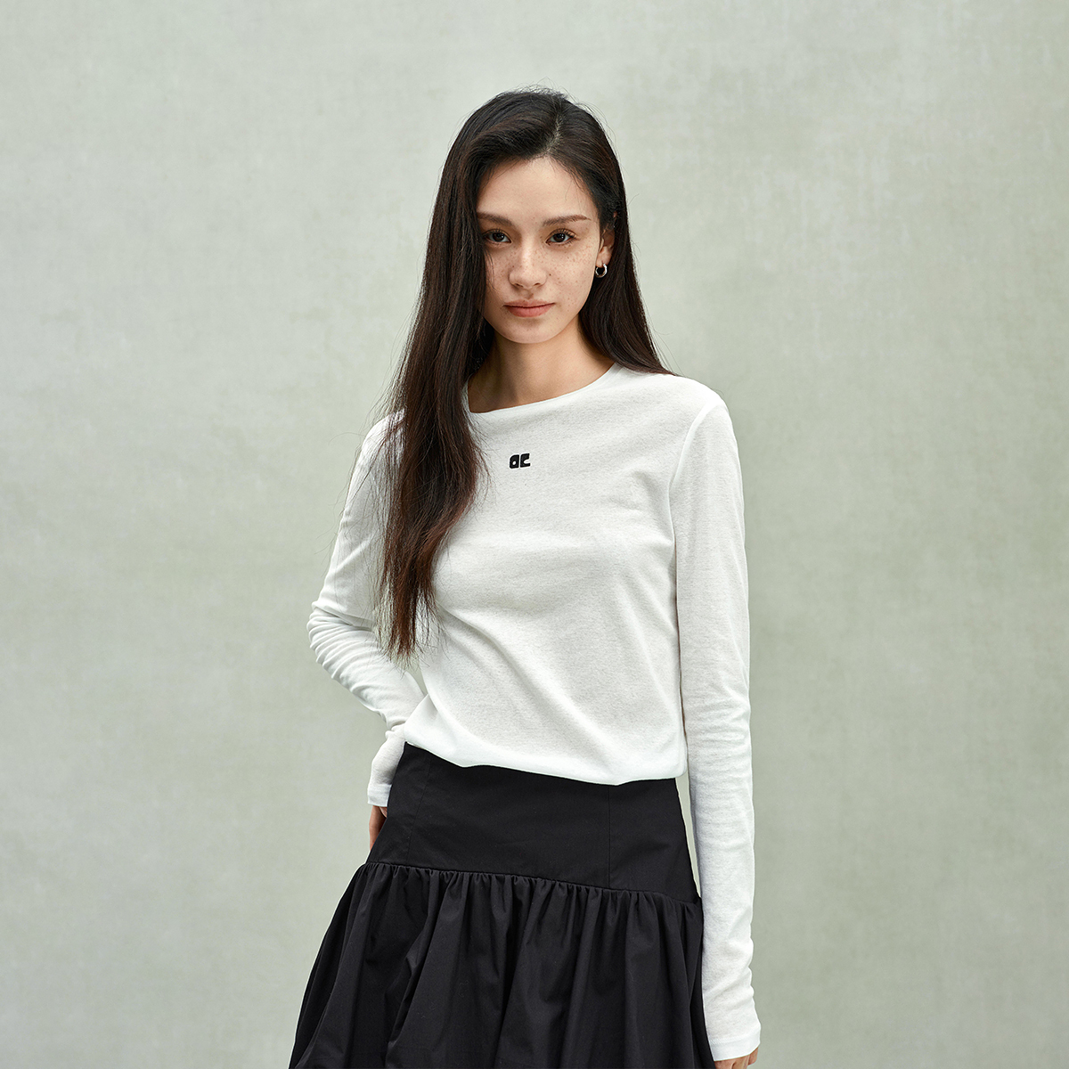 2132[赵老板专属]欧时力轻薄纯棉长袖T恤女上衣外穿简约休闲25春