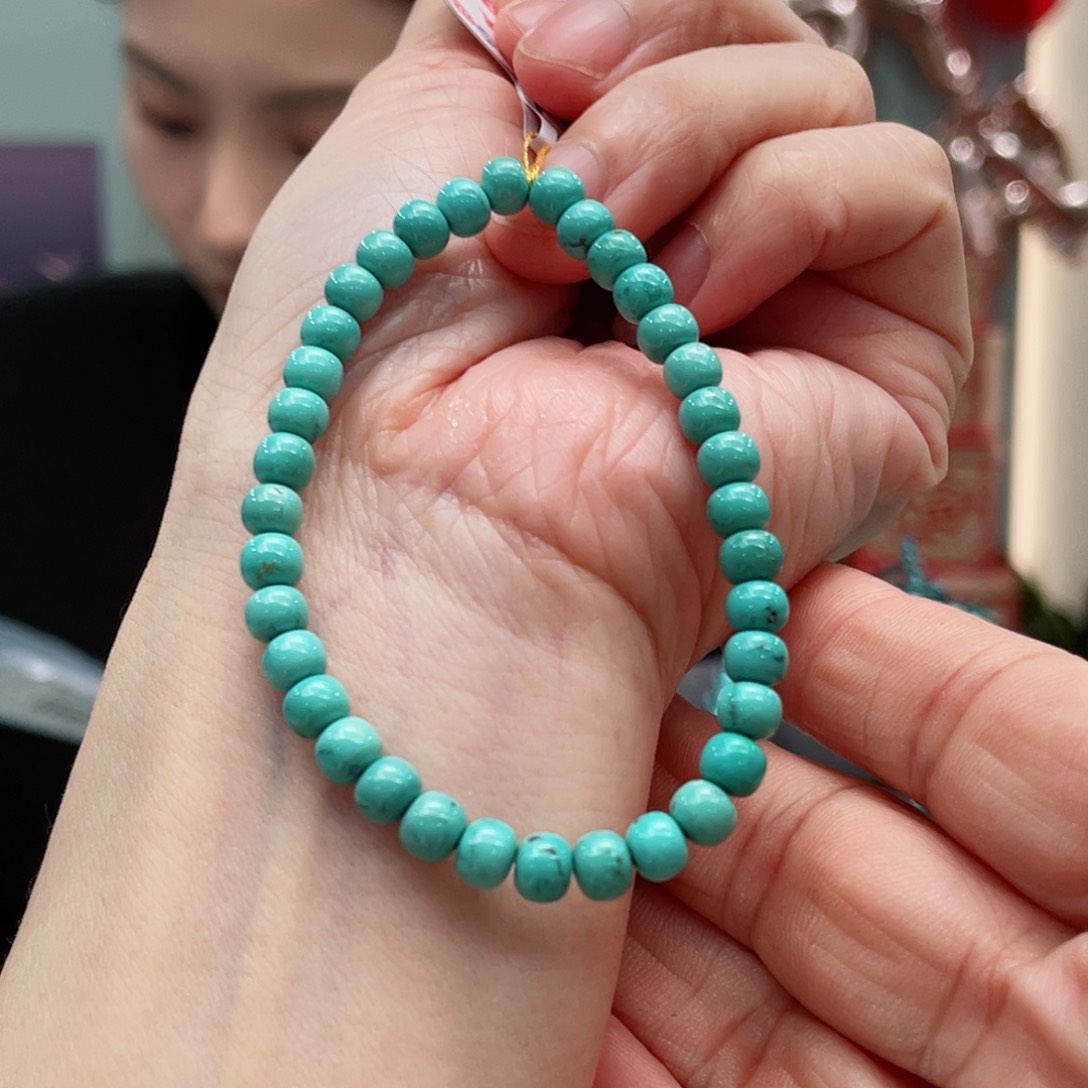 绿松石颈饰未镶嵌