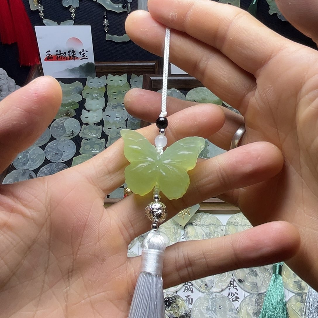 岫玉未镶嵌蝴蝶玉佩