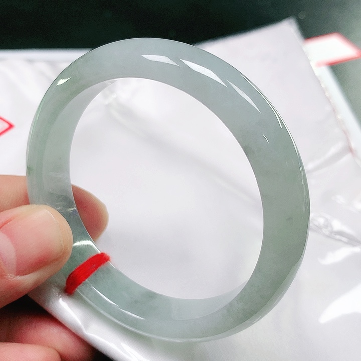 翡翠手镯（圆镯）未镶嵌翡翠手镯未镶嵌