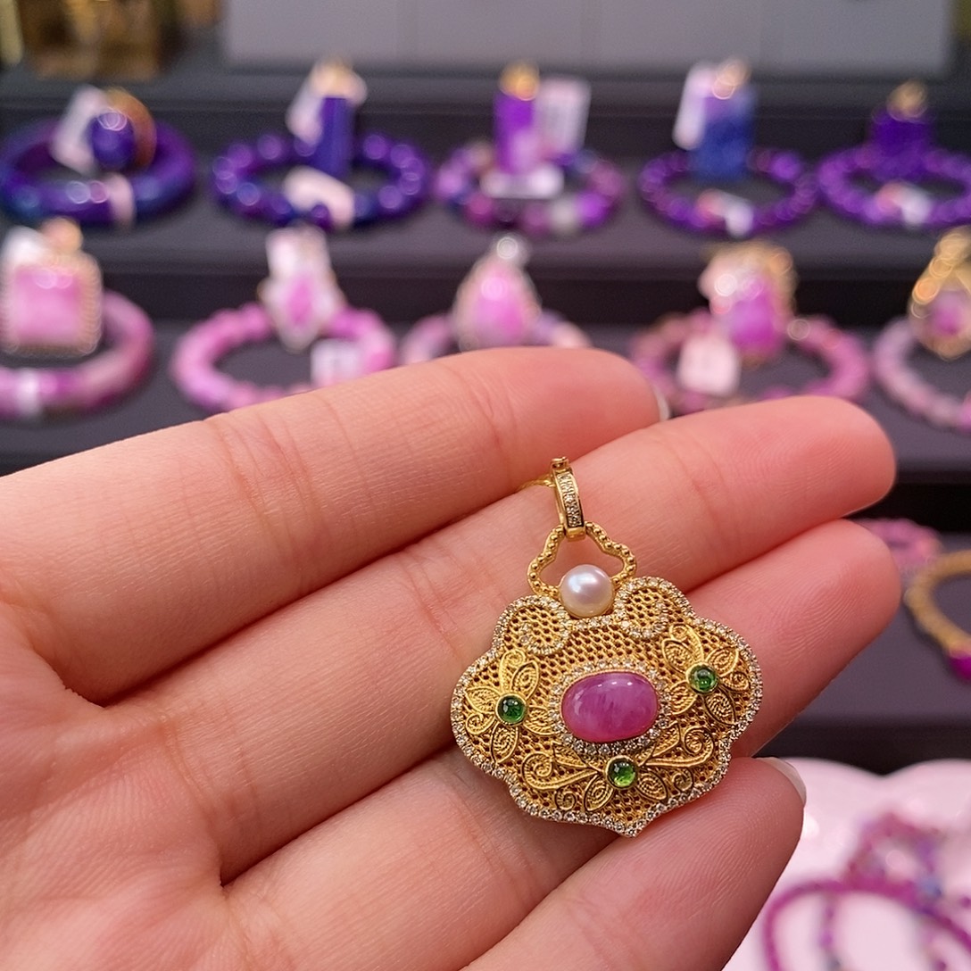 苏纪石（舒俱来）18K金镶嵌吊坠(不含链)