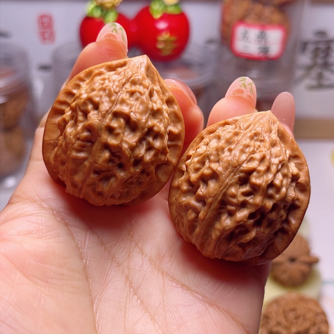 文玩核桃吊坠金牛狮子头