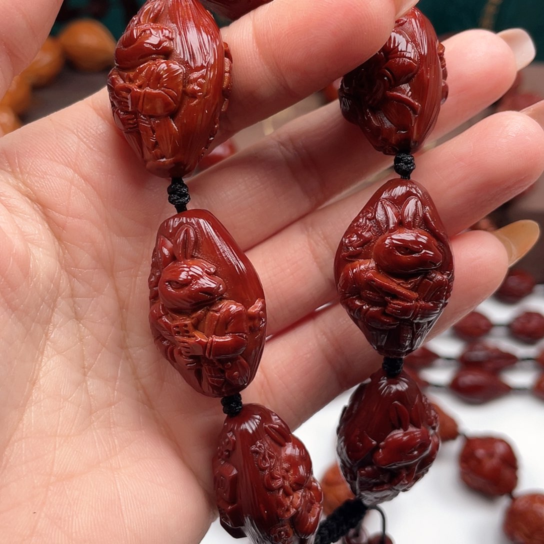 橄榄核手串西装爆兔