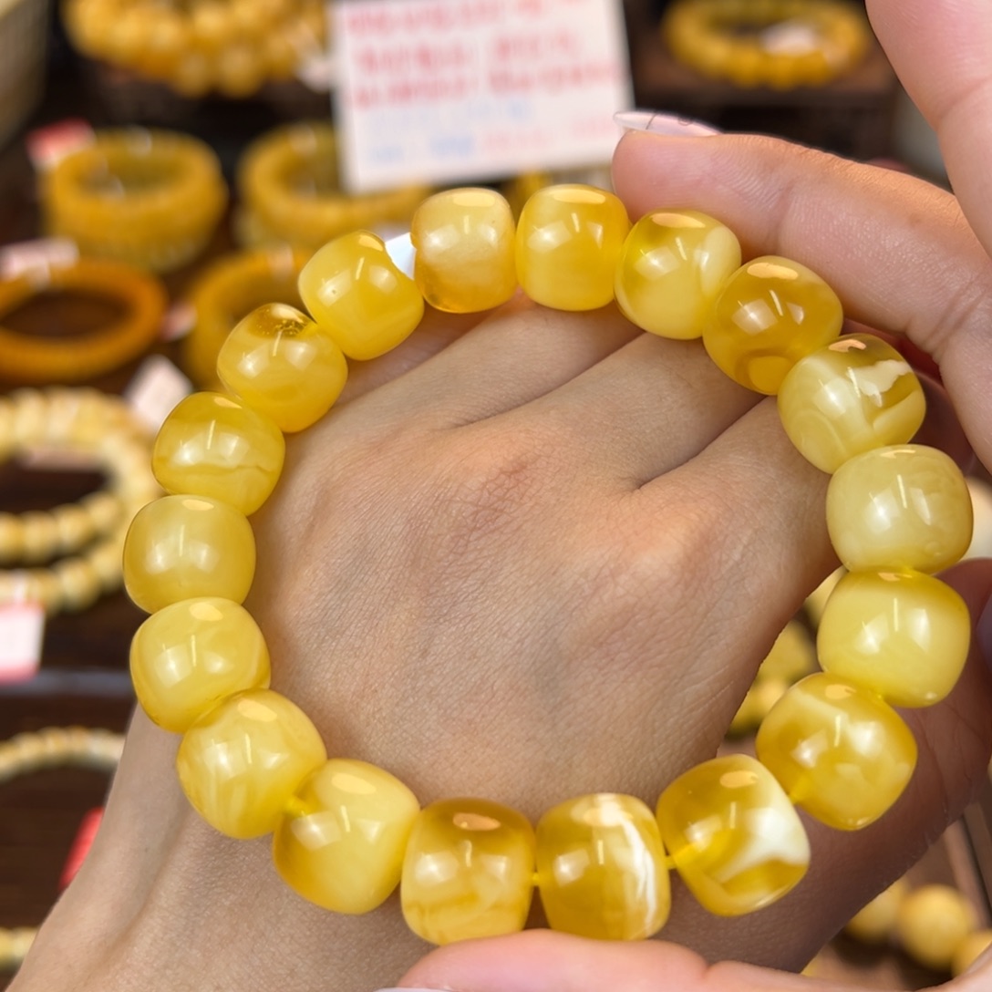 琥珀裸石未镶嵌jhhhjjnnnm