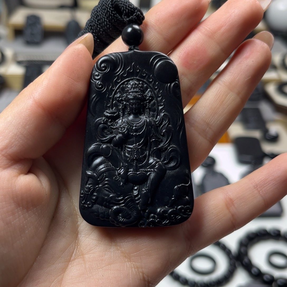 爱***远和田玉（墨玉）未镶嵌颈饰高