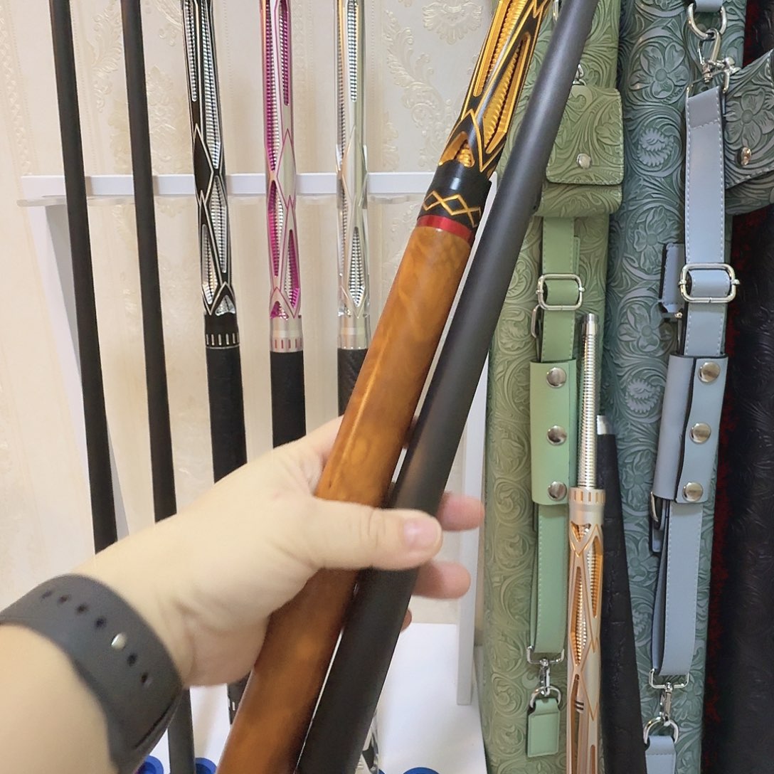 碳纤维长款碳纤维台球杆，木质握把