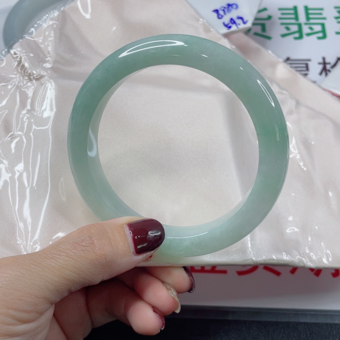 未镶嵌手镯翡翠允*