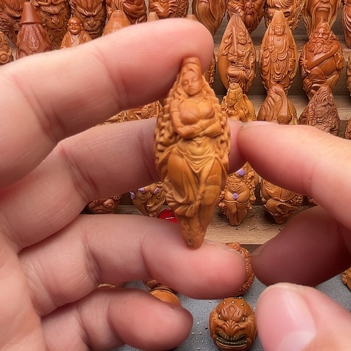 吊坠橄榄核19美女