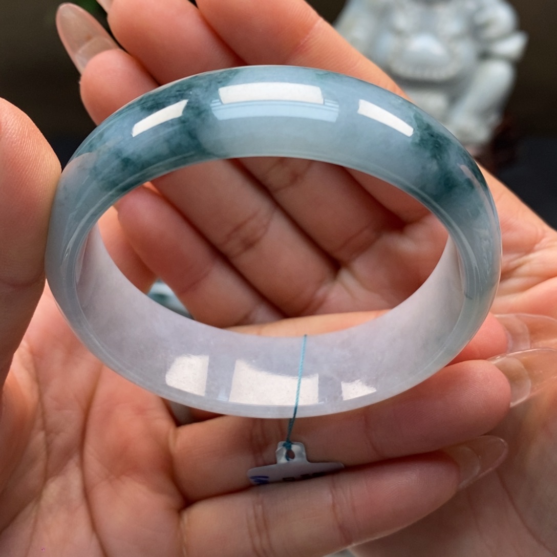 翡翠手镯未镶嵌天然