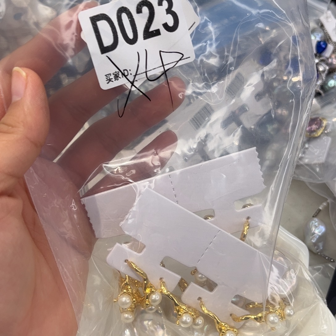 淡水珍珠合金耳饰