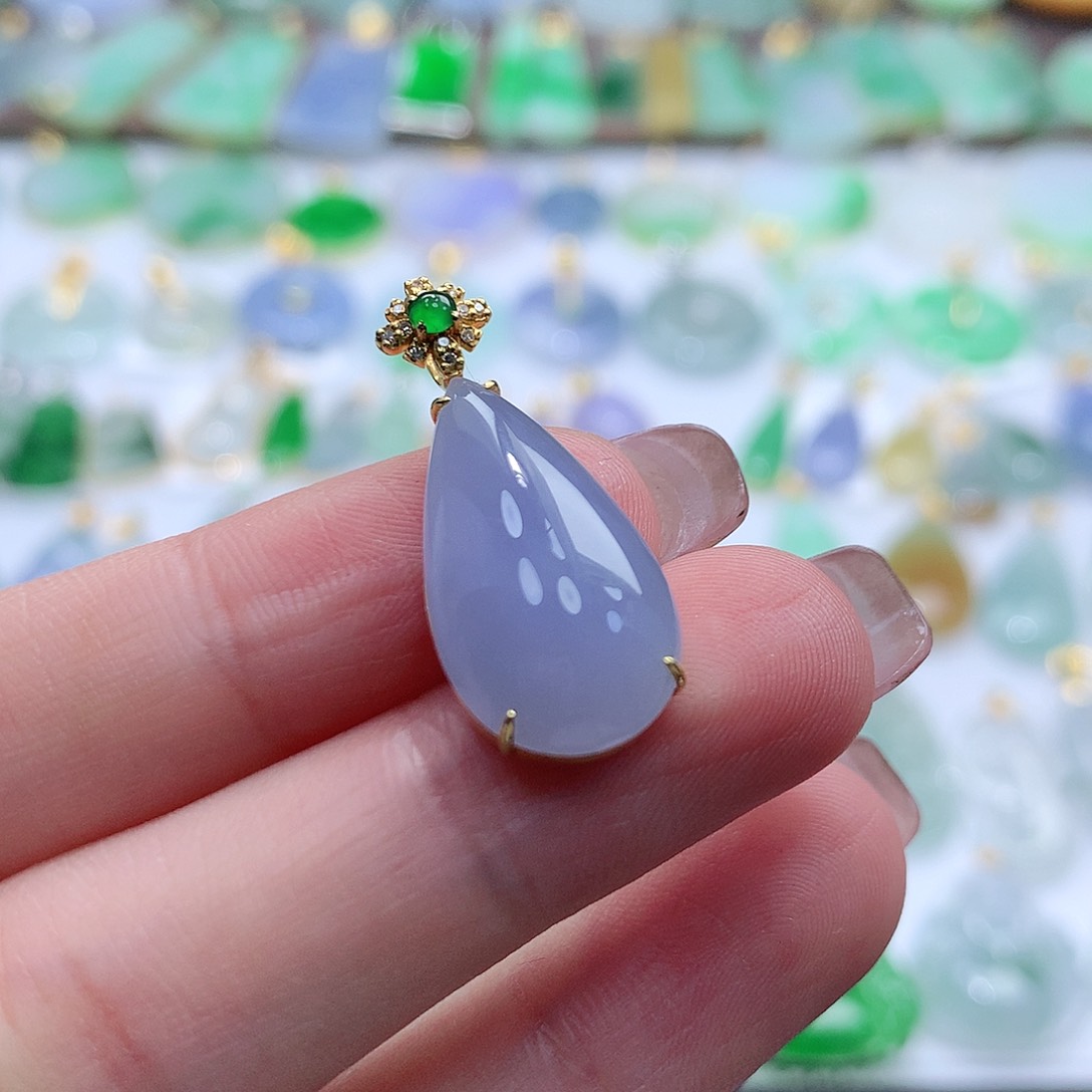 翡翠颈饰未镶嵌翡翠