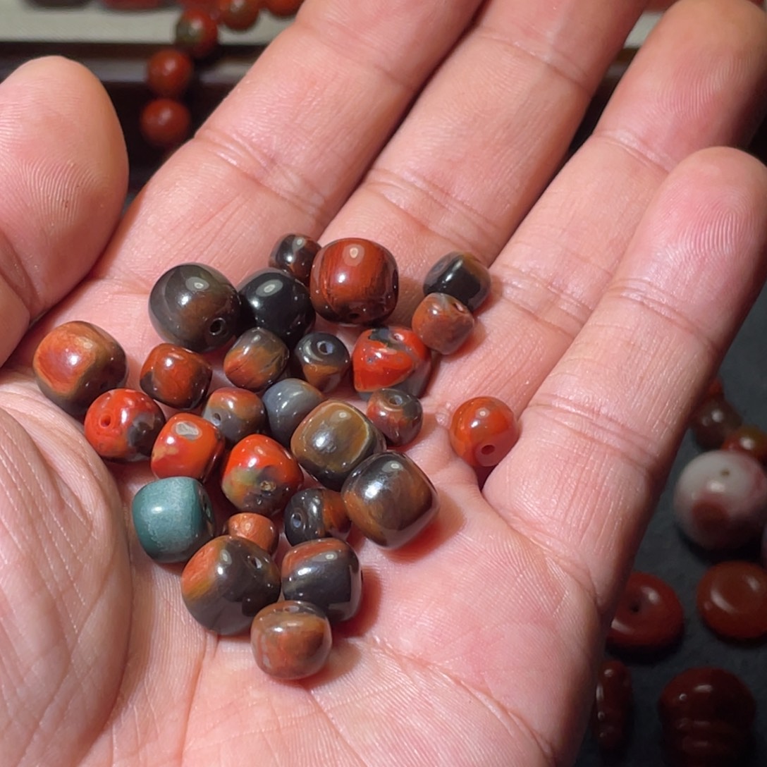 无***8南红玛瑙未镶嵌手链26个珠子有裂