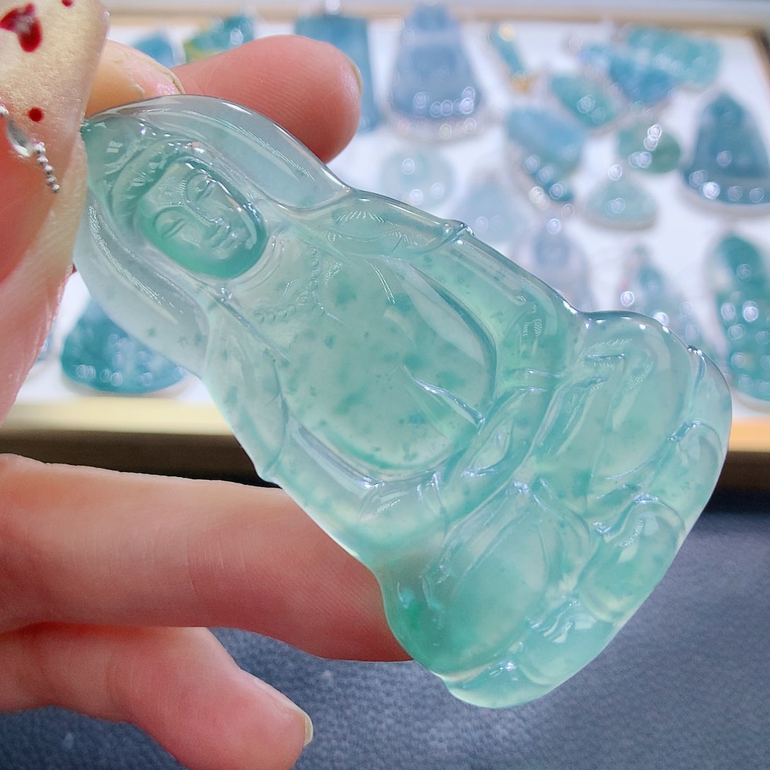 翡翠颈饰未镶嵌翡翠