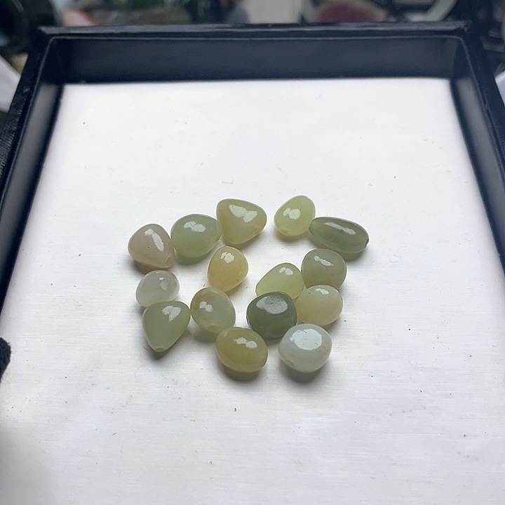 和田玉（糖玉）和田玉边角料9K金镶嵌自**息