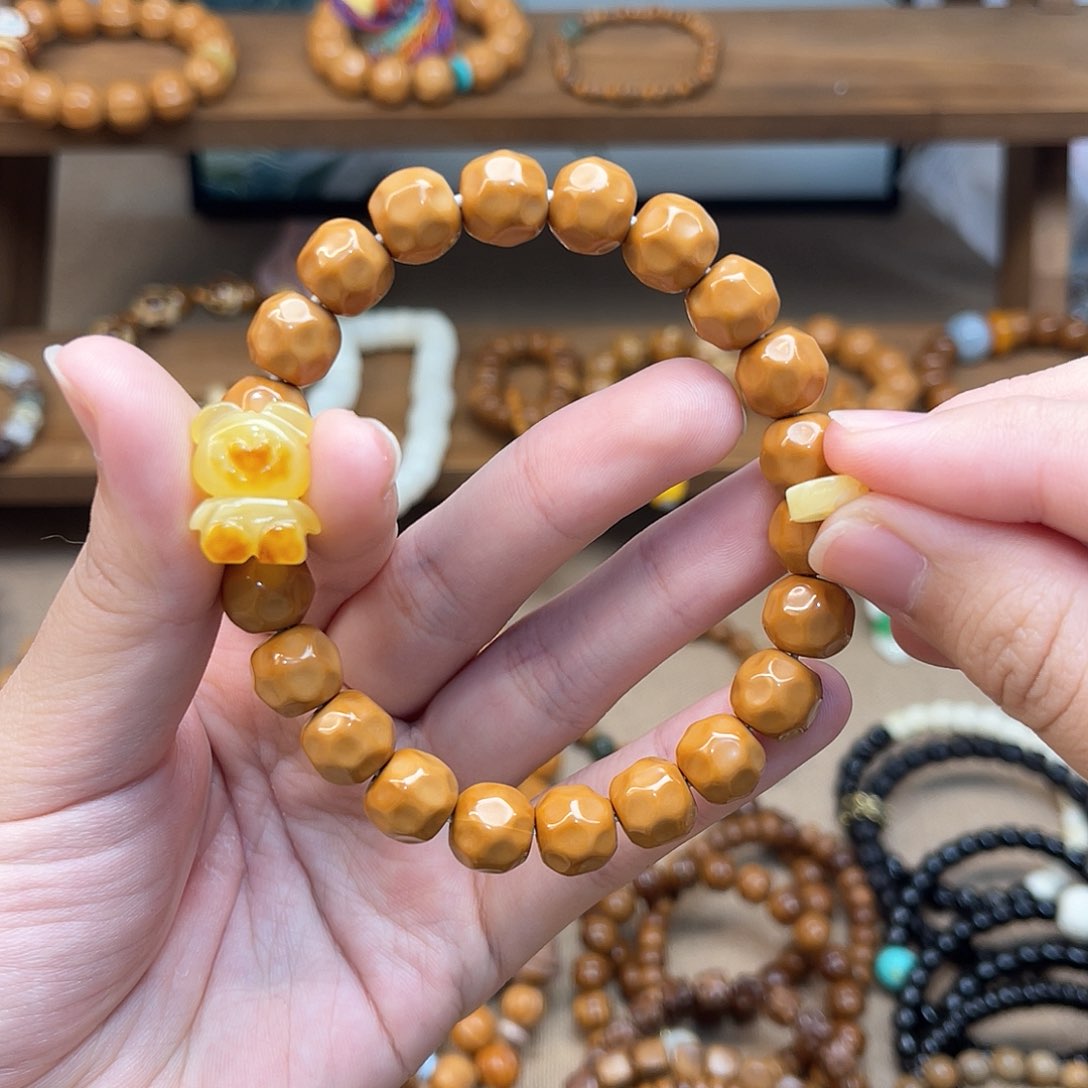 猴头核桃手串可**多搭配小熊