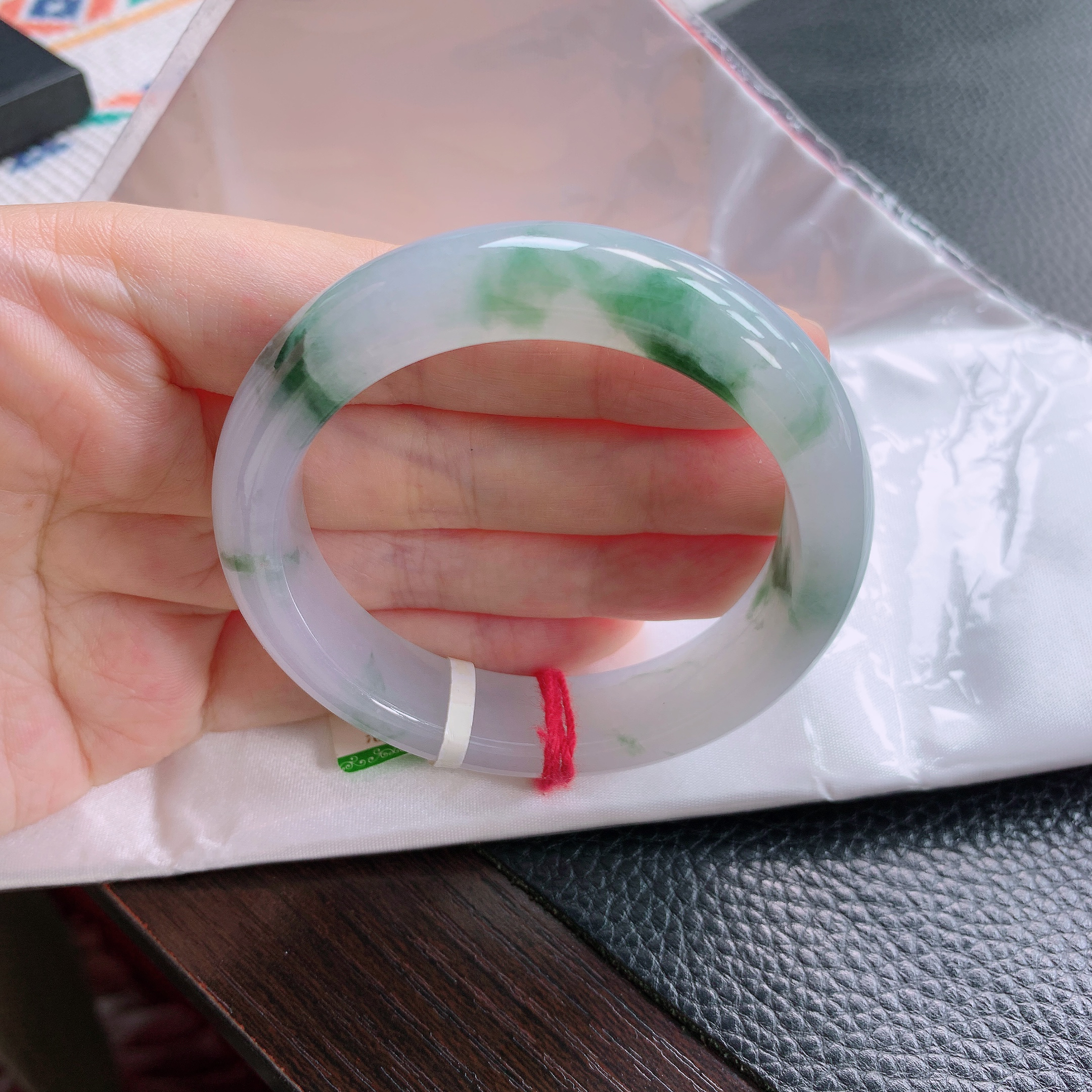 天然缅甸A货纯天然翡翠 正品时尚冰糯种起胶带飘花53圈宽边手镯
