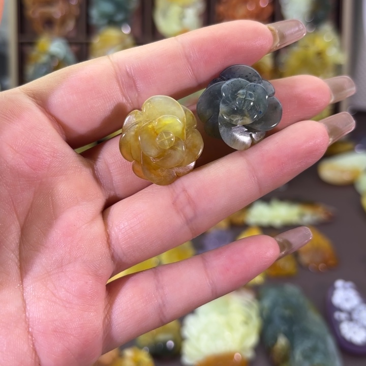 未镶嵌蛇纹石玉颈饰