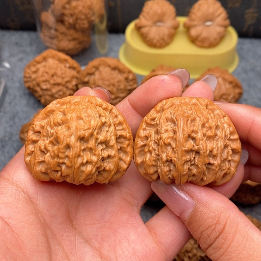 文玩核桃把件白狮子44全品