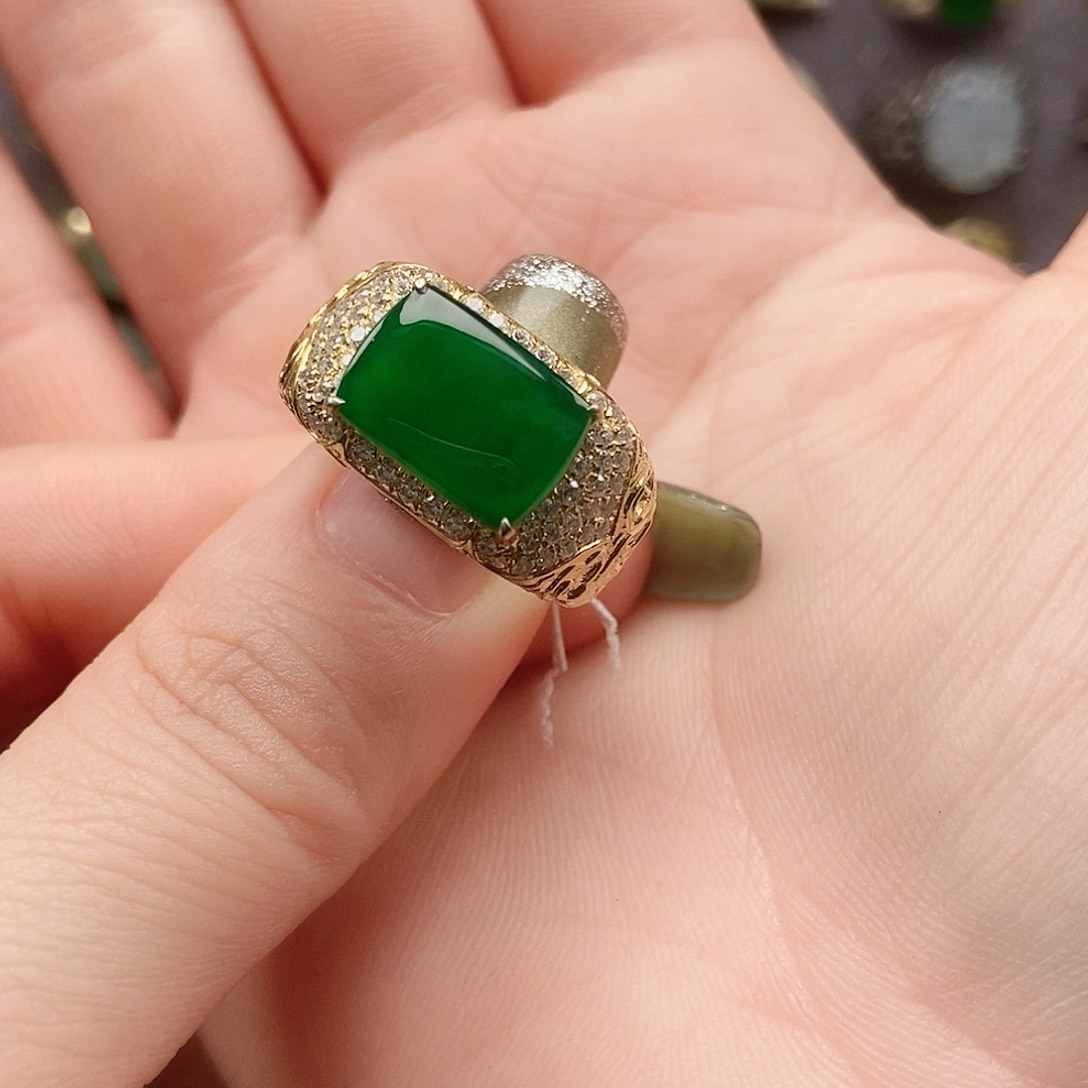 银S925镶嵌戒指翡翠大**为