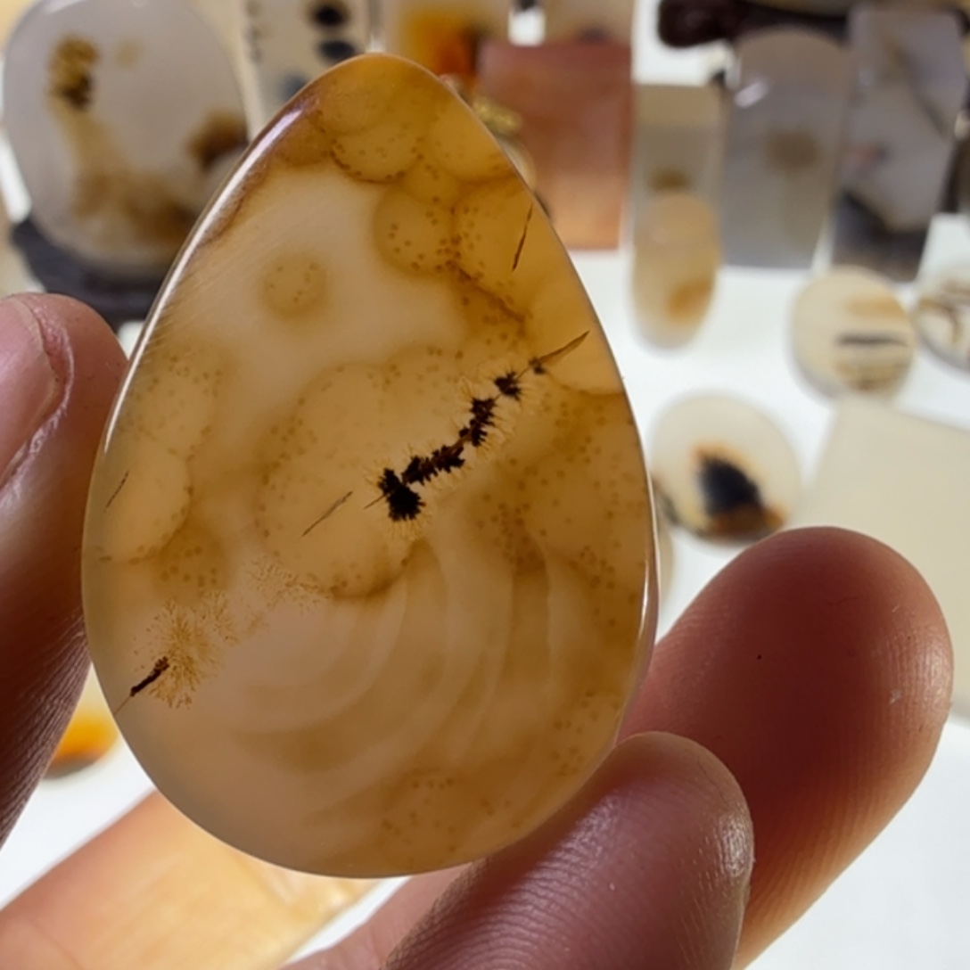 玛瑙/玉髓未镶嵌珠宝半成品