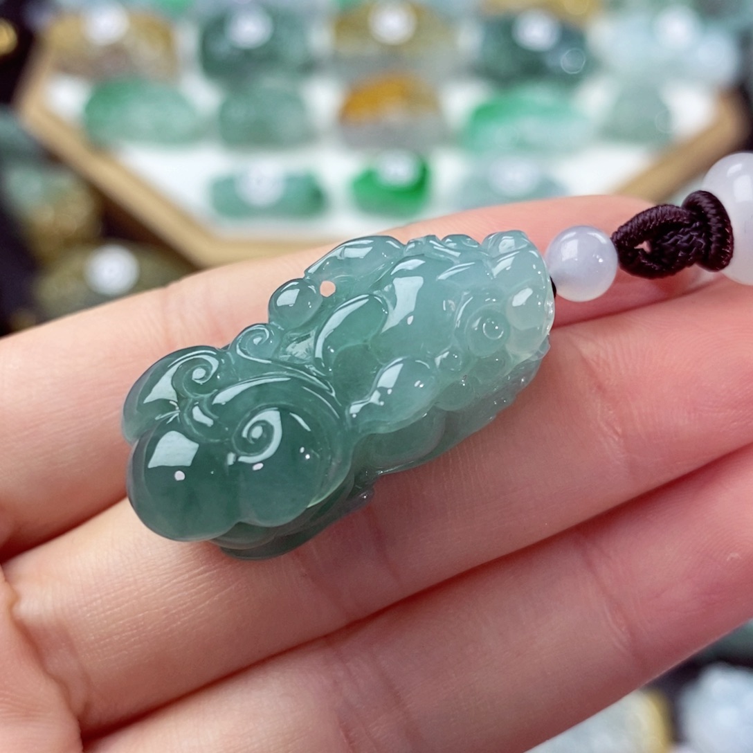 翡翠颈饰未镶嵌天然