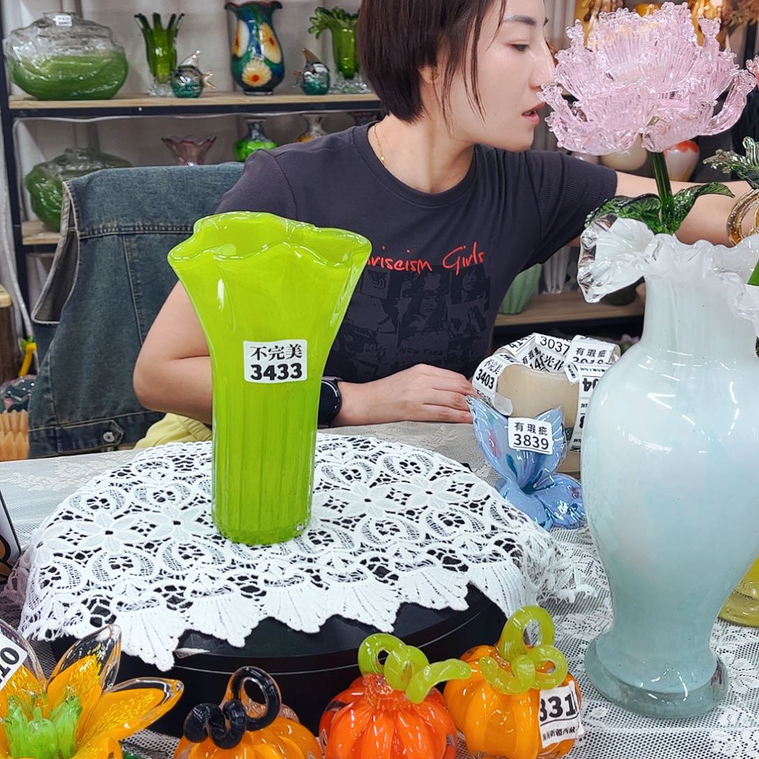 3433 家悦琉璃工艺品不完美