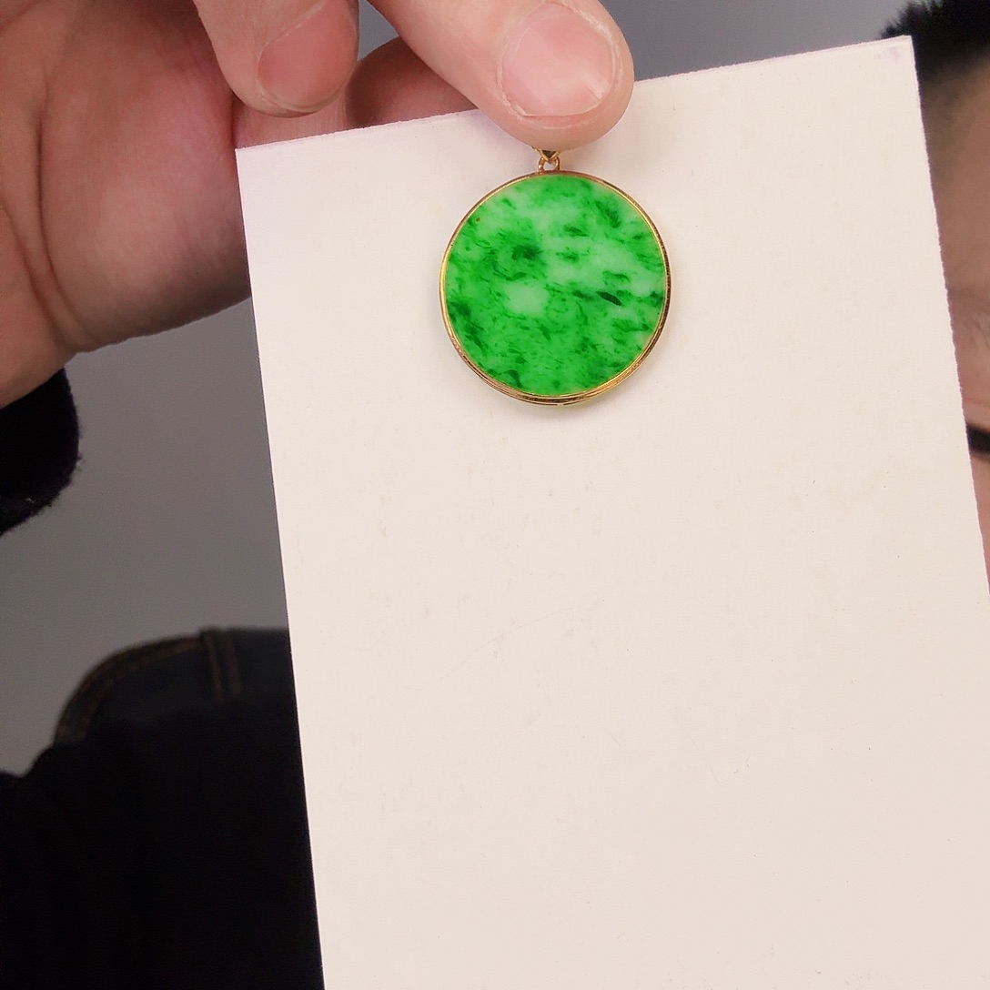 翡翠颈饰18K金镶嵌一件