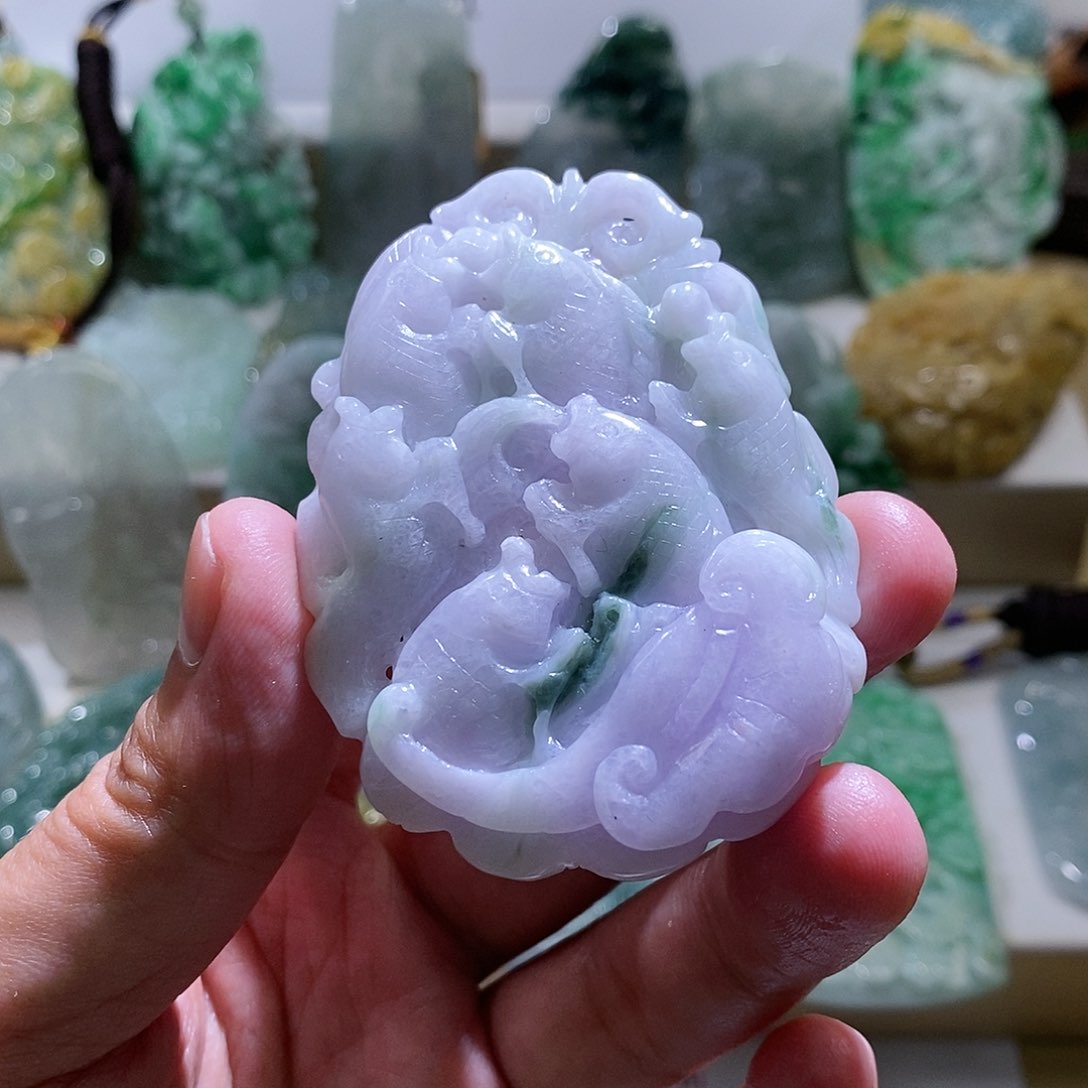 【闪购商品】翡翠颈饰未镶嵌荷叶鱼