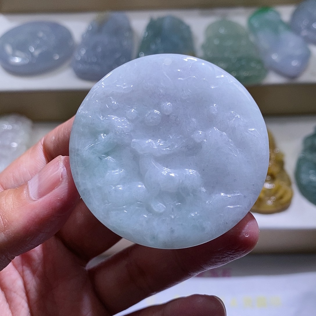 【闪购商品】翡翠颈饰未镶嵌鹿牌