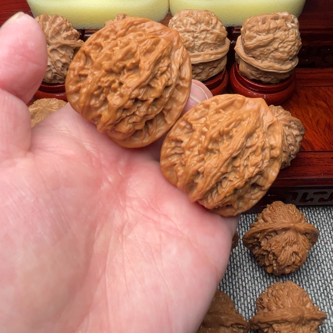 文玩核桃吊坠麦穗虎头41尺