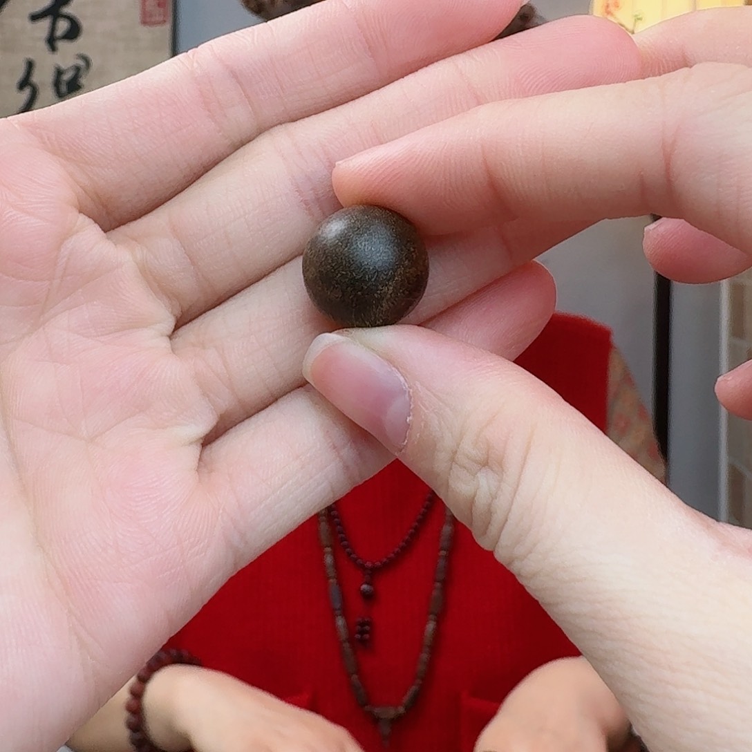 沉香手串我**哥海南沉香黑油单珠1.4