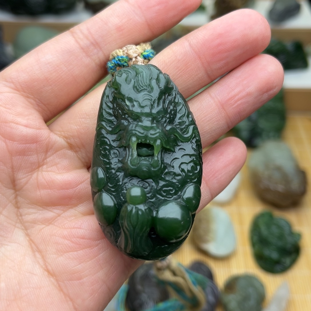 和田玉颈饰未镶嵌