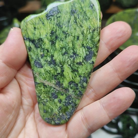 蛇纹石玉未镶嵌板板