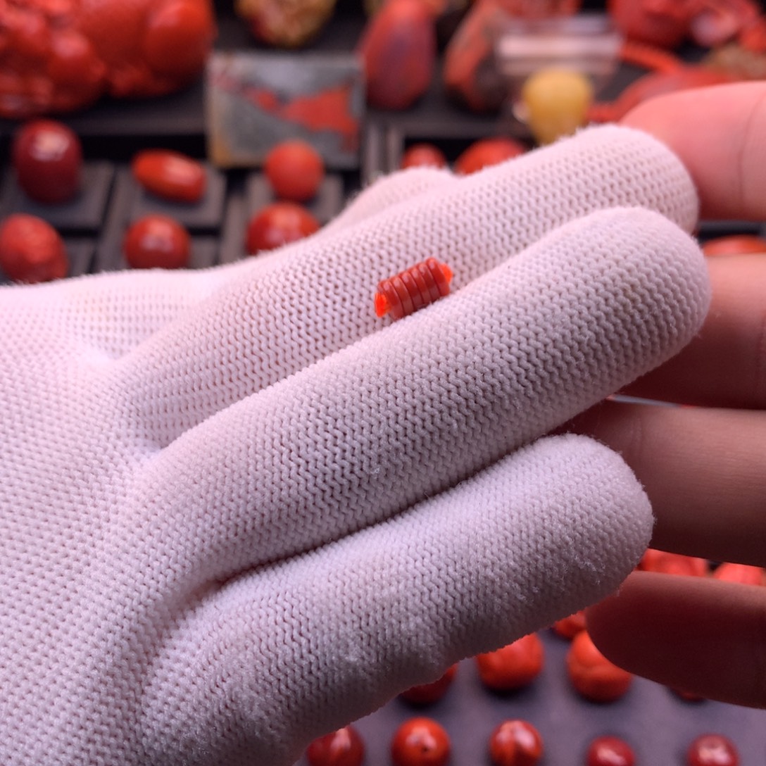 南红玛瑙未镶嵌川料原矿满色满肉精工直切隔片5mm（厚1.2m