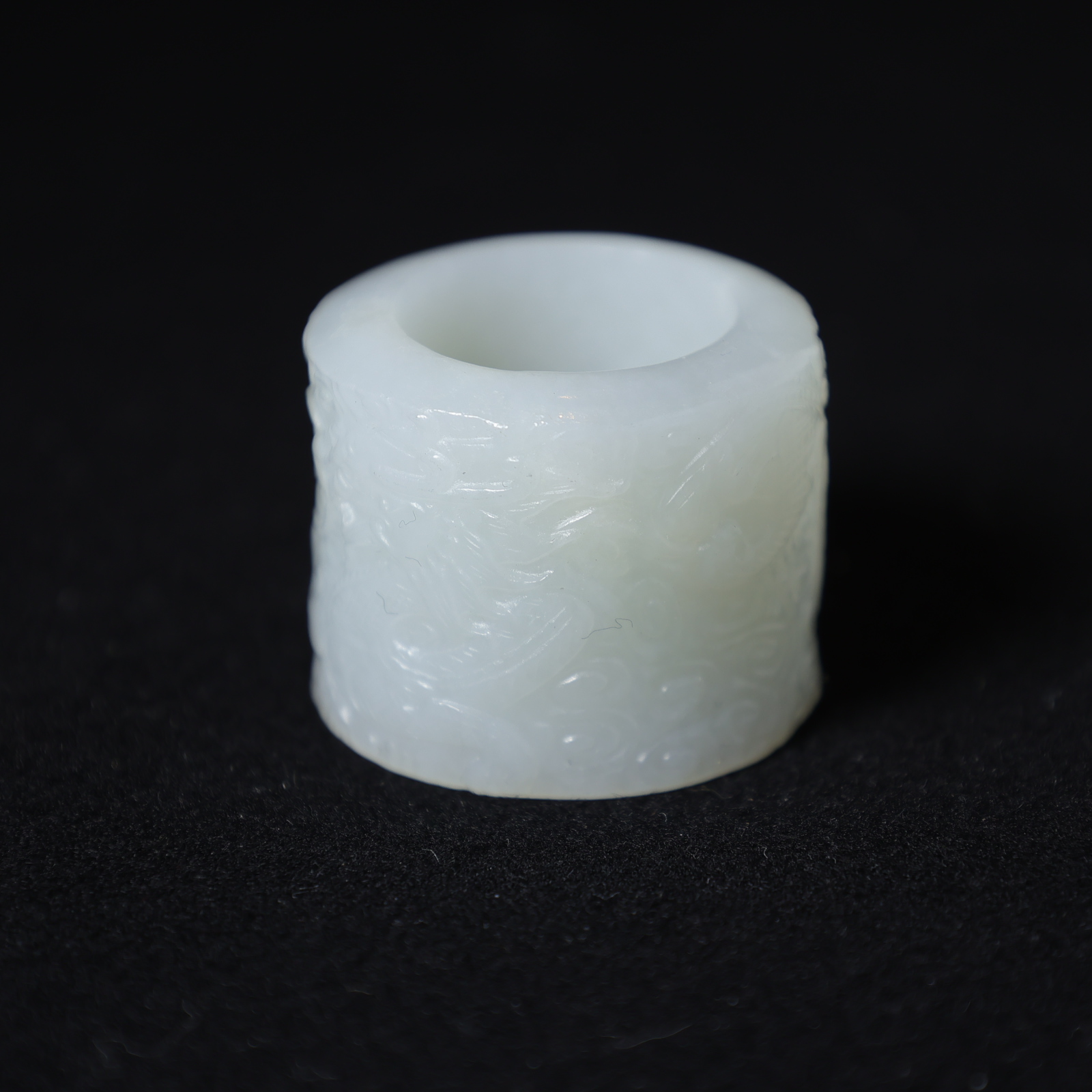 3T16清 白玉浮雕云龙纹扳指