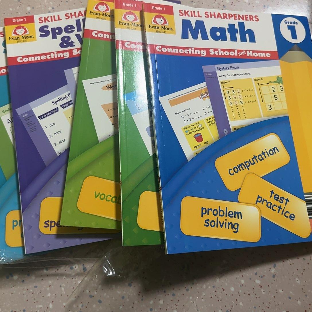 铅笔刀7本。      英语书